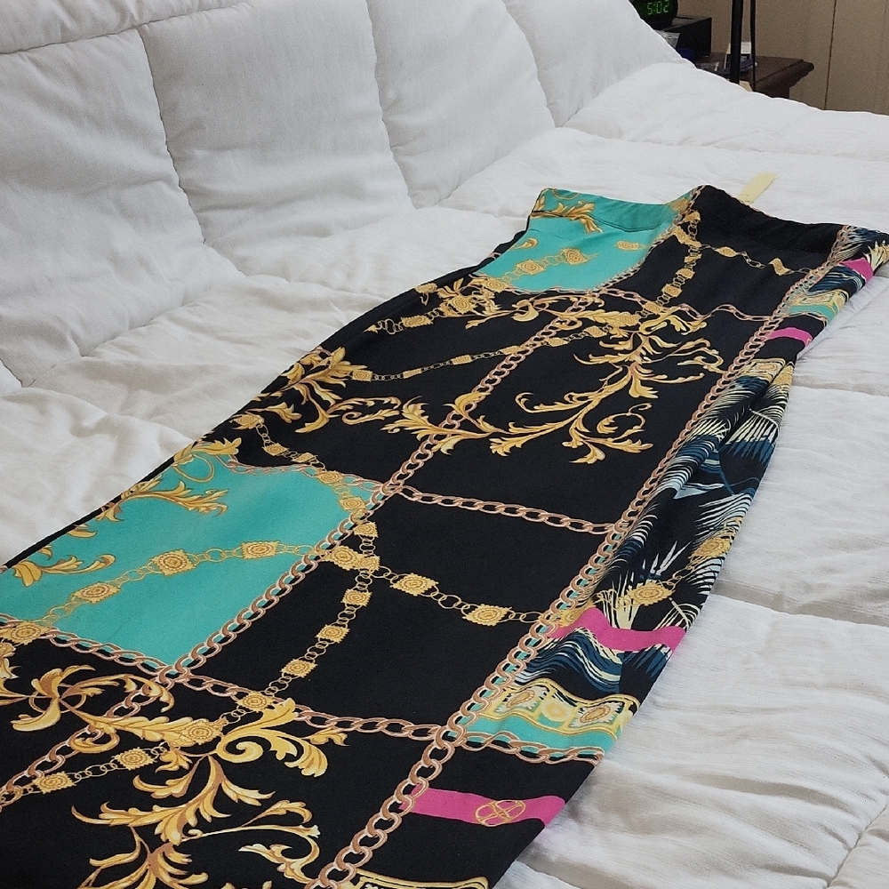 NWOT Elegant Black and Gold Chain Print Dress